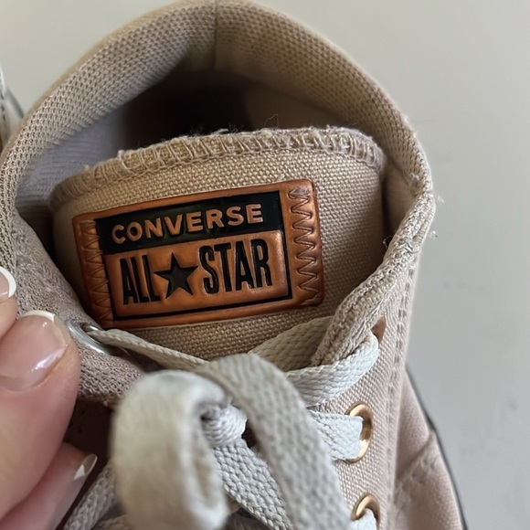 Women’s converse chuck Taylor all star sneakers.  Size 8. Light pink - Picture 3 of 15